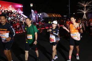 BIB: 25393, 22202, 23000
                            <button type="button" onclick="openModal(23065708)" class="btn btn-primary btn-sm float-right btn-popup" data-toggle="modal" data-target=".modal-high-quality">
                        <i class="fas fa-shopping-cart"></i> Add to Cart
                    </button>
                                            <button type="button" onclick="isThisMe(23065708, true)" class="btn btn-success btn-sm float-right btn-popup btn-isme hidden" data-toggle="tooltip" data-placement="bottom" title="นี่คือรูปของคุณใช่ไหม คลิกที่นี่เพื่อเอาเข้าอัลบั้ม">
                        <i class="fas fa-plus"></i> Add to album
                    </button>
                    <button type="button" onclick="isThisMe(23065708, false)" class="btn btn-warning btn-sm float-right btn-popup btn-isnotme hidden">
                        <i class="fas fa-ban"></i> Remove from album
                    </button>